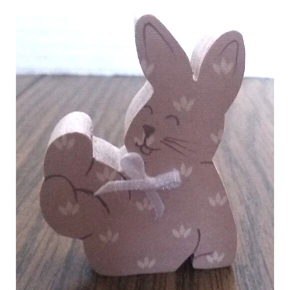 Small Vintage Wooden Pink 2 Inch Painted Bunny Rabbit Figurine - Picture 1 of 3